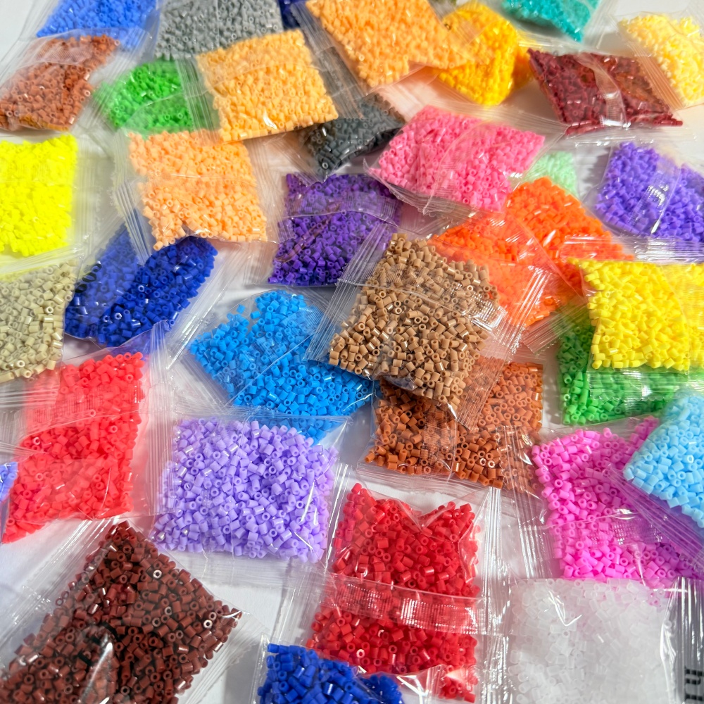 1000pcs/PACK 2.6mm Perler Beads Fuse Hama Beads for Diy Handmade Gift Home Decoration Jigsaw Puzzle